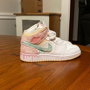 Nike Air Jordan 1 mid